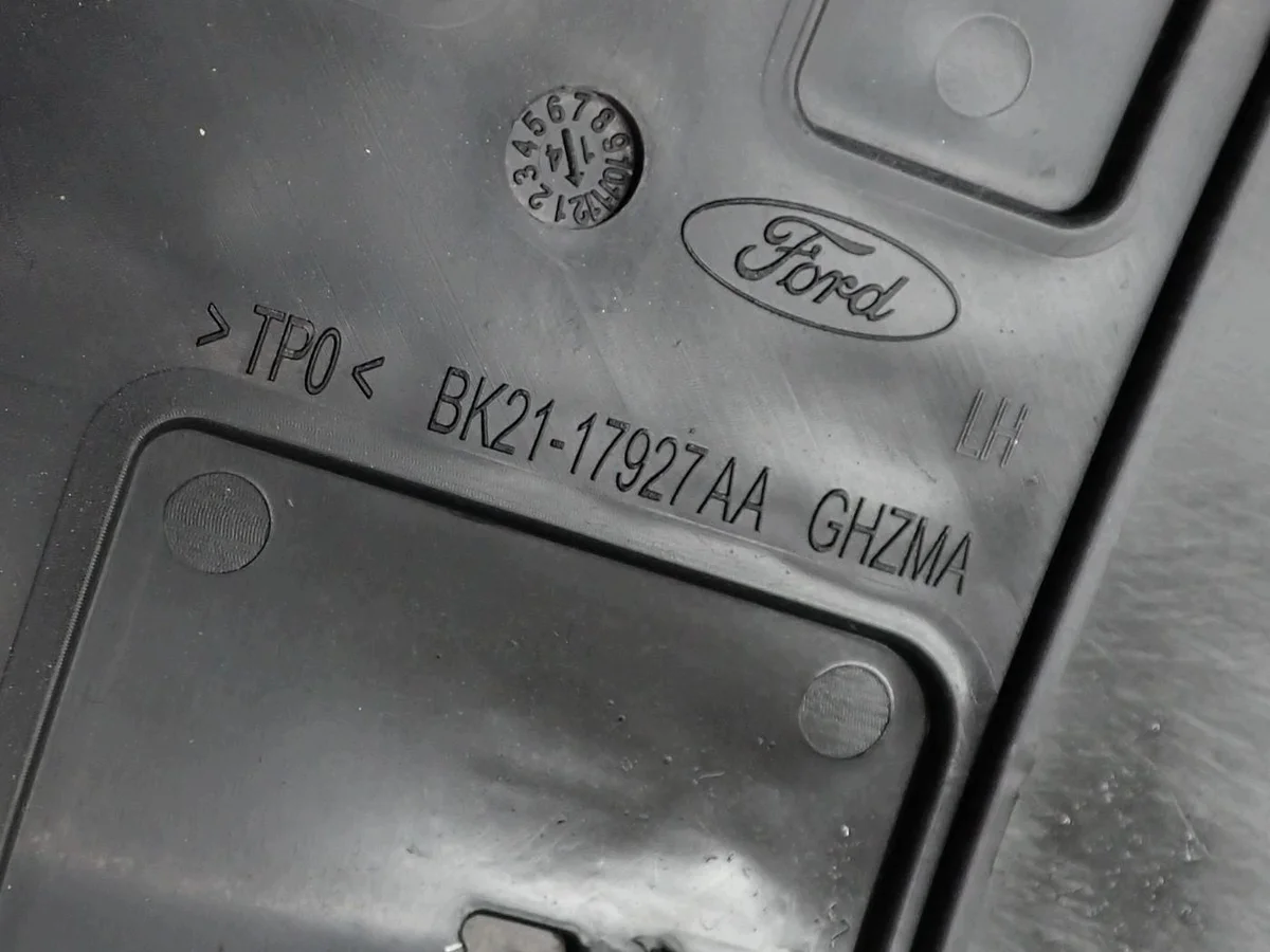 Ford Transit Custom vasen takakulma image 5