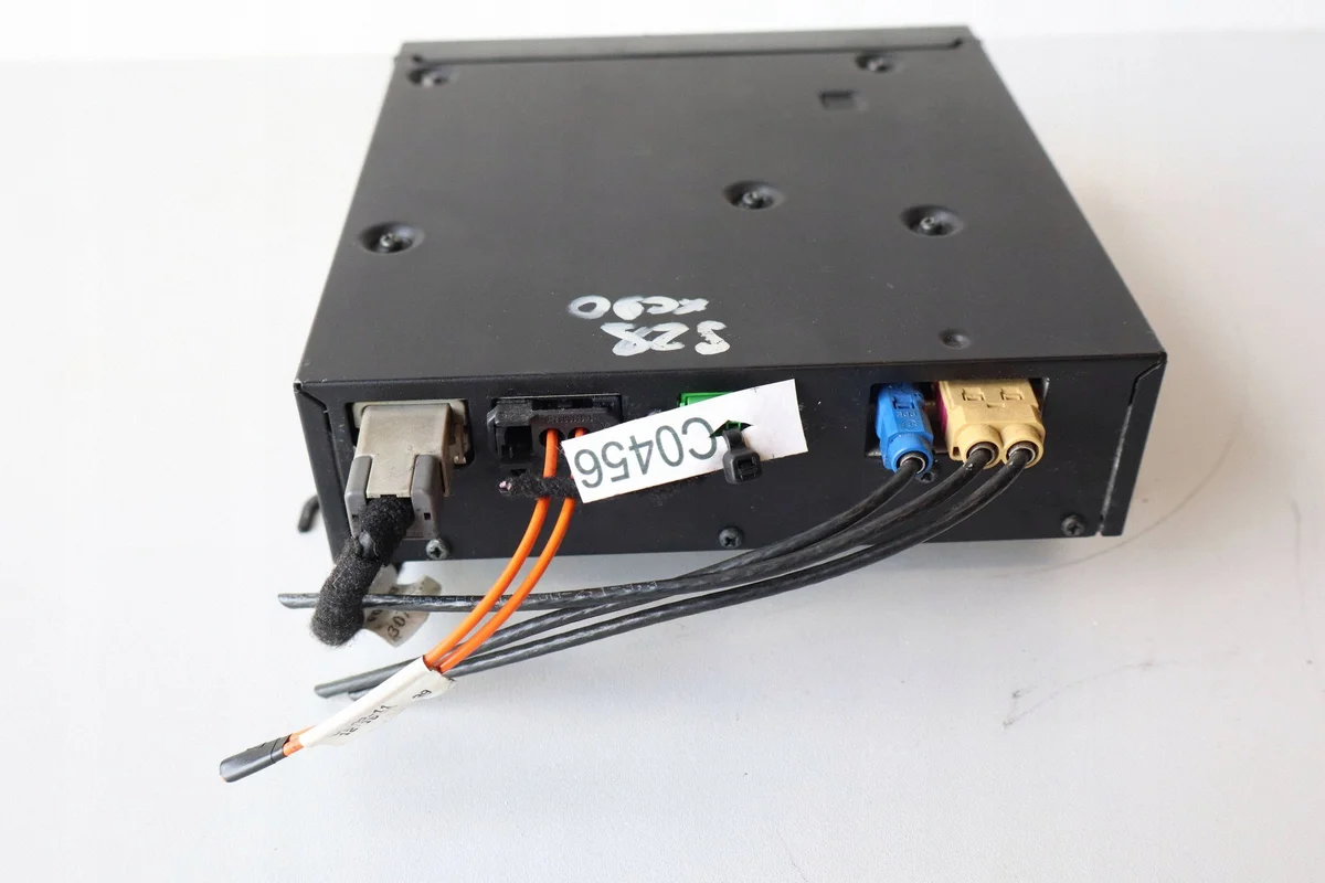 Volvo XC90 I LIFT Changeur CD 31337203 image 4