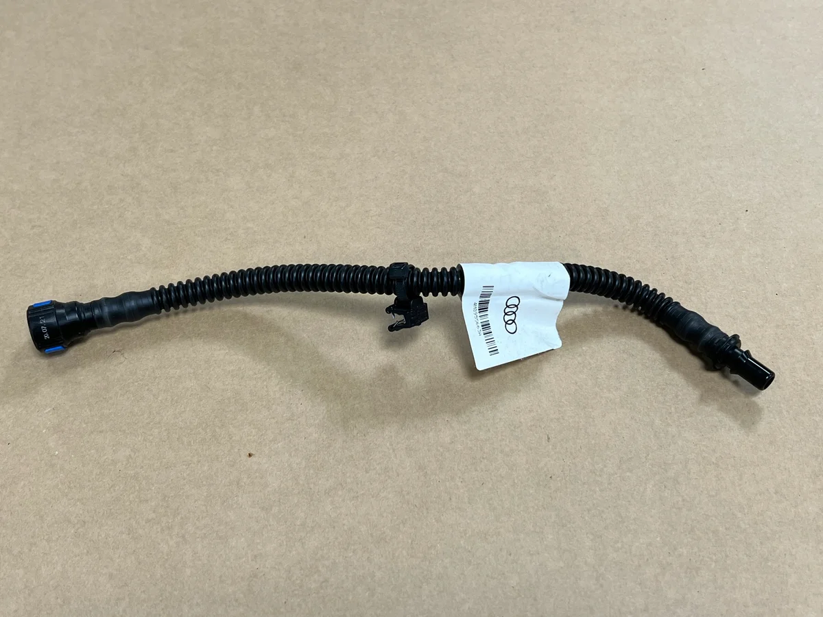 Audi Q8 4M Washer Hose 4M8955663A Used