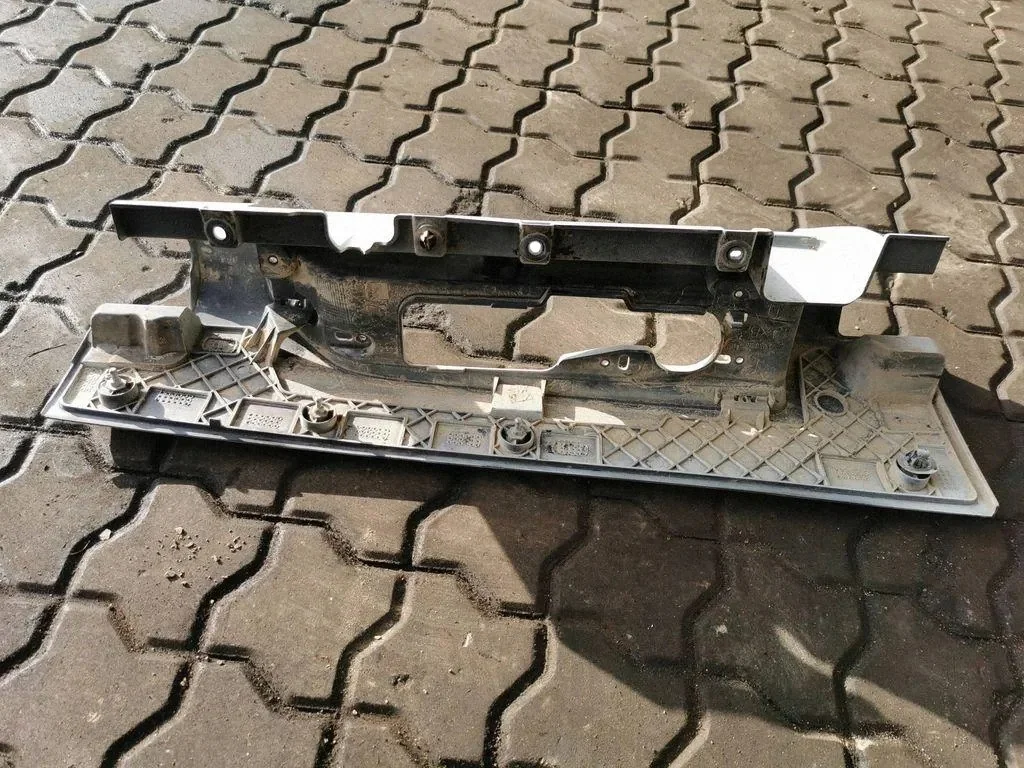 Support de feu arrière droit RENAULT TRAFIC III image 3