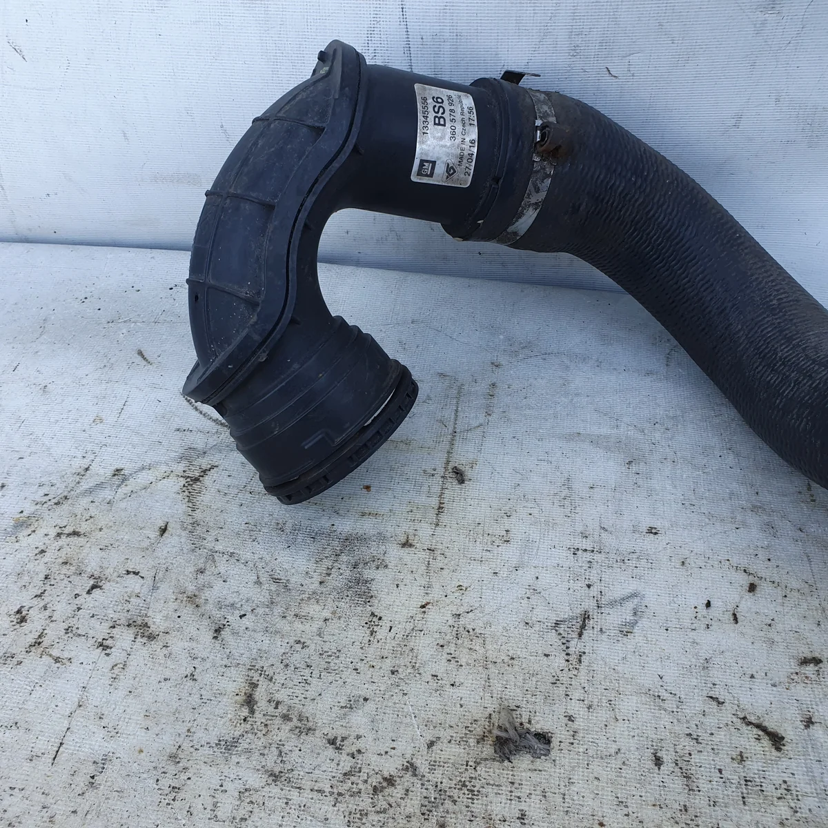 Intercooler Schlauch Opel Astra J Zafira C 1.6 CDTI image 3