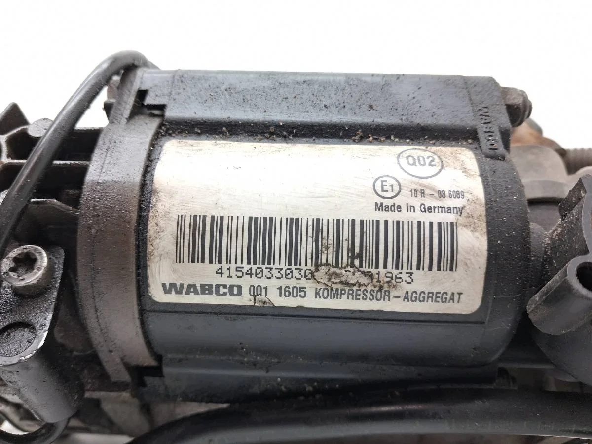 Compresseur suspension Audi A8 D3 AUST139608 image 3