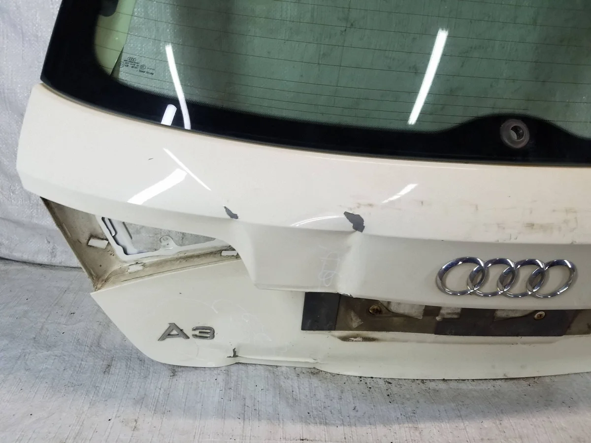 Bagklucka Audi A3 8V LY9K image 3