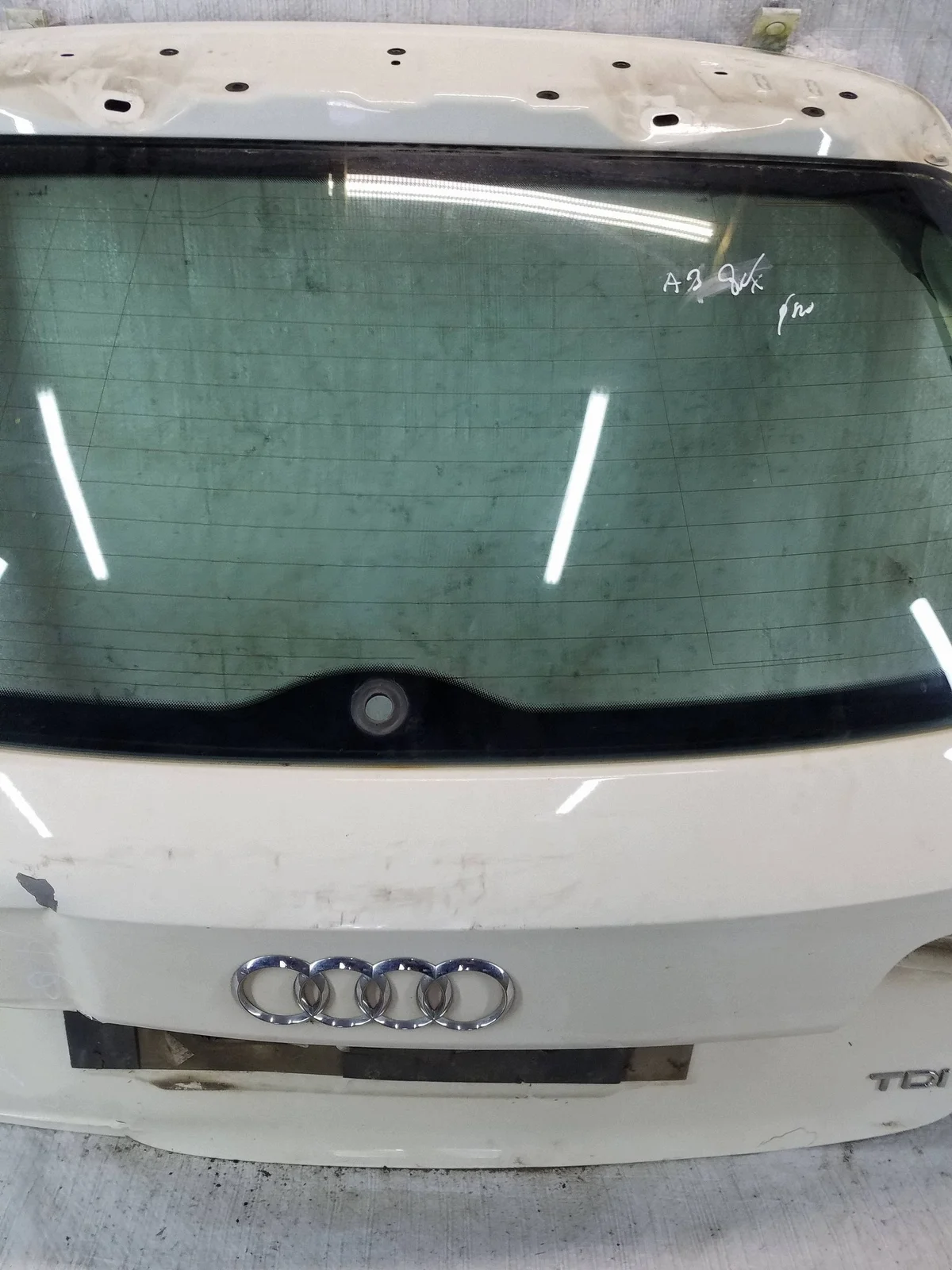 Bagklucka Audi A3 8V LY9K image 6