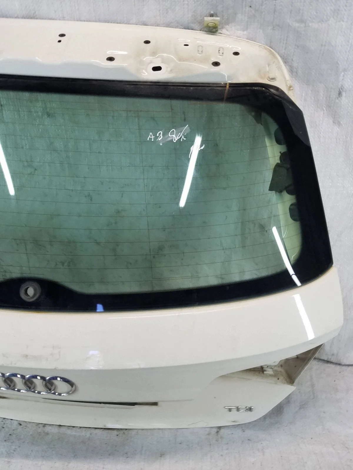 Bagklucka Audi A3 8V LY9K image 7