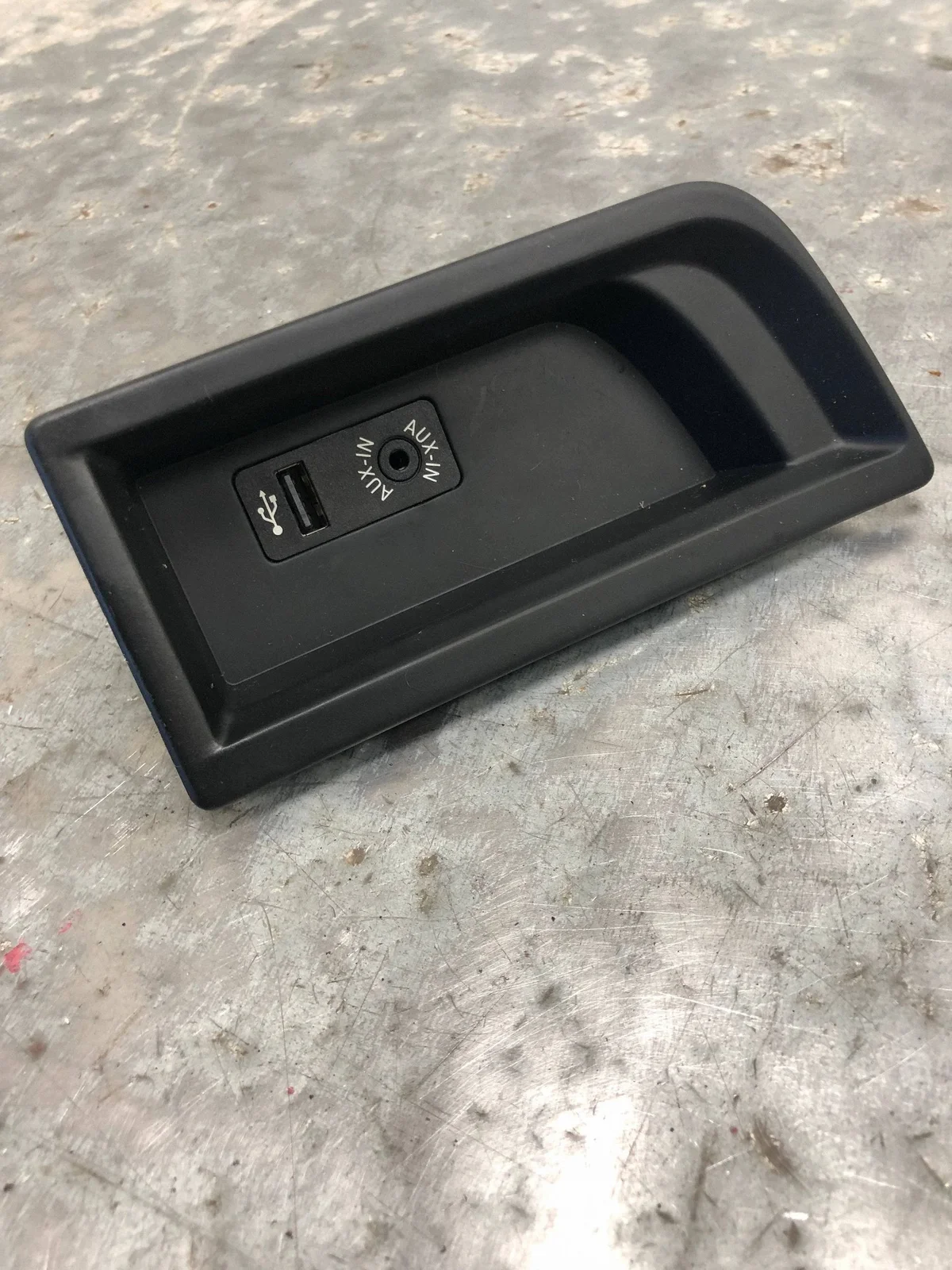 AUX USB-uttag för BMW F31 9207357