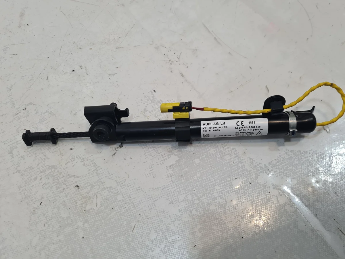 Audi Q5 II Gordelspanner Links Gebruikt