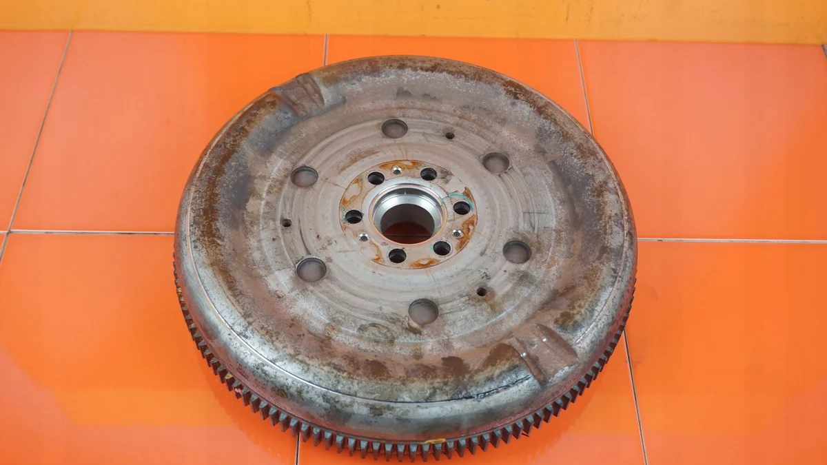 VW Scirocco A3 2.0 TDI DMF 23MB399KOLO415058310 image 3