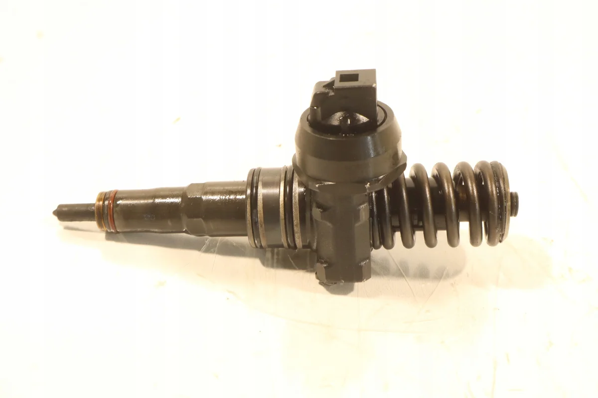 Insprutningspump Audi A3 8P 1.9TDI image 3