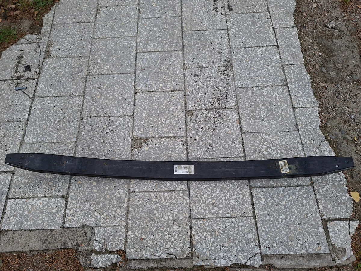 Jousi eteen Mercedes Sprinter A9063211803