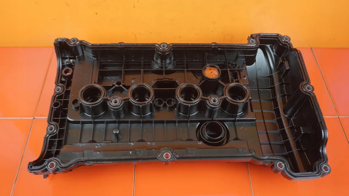 MINI R56 Clubman R55 Ventildeckel 1.6 Turbo image 3