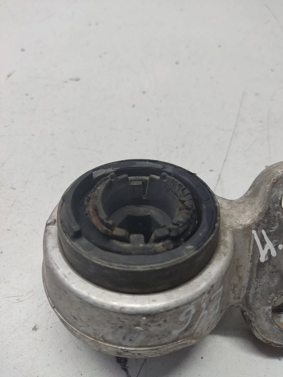 BMW 3 E46 2002 Boccole Braccio Sospensione 16607852 image 3
