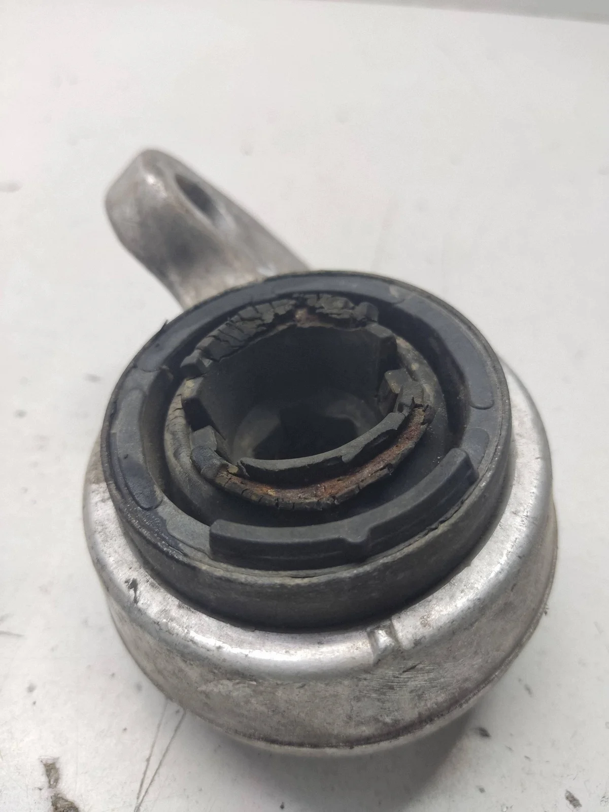 BMW 3 E46 2002 Boccole Braccio Sospensione 16607852 image 4
