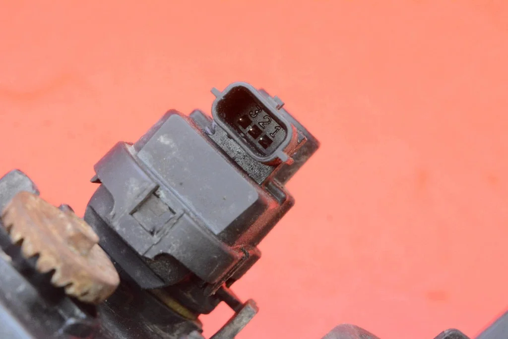 Reflektor Prawy Fiat Sedici 1 05-09 image 8