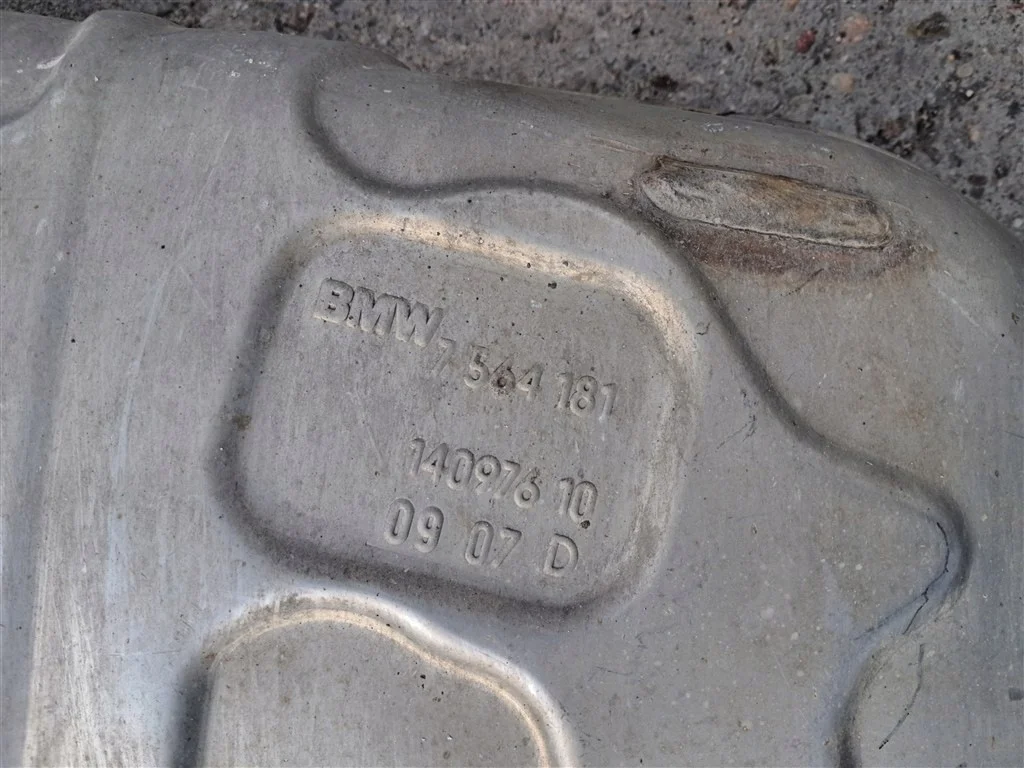BMW E81 N43B20A Exhaust Muffler 7564181 image 5