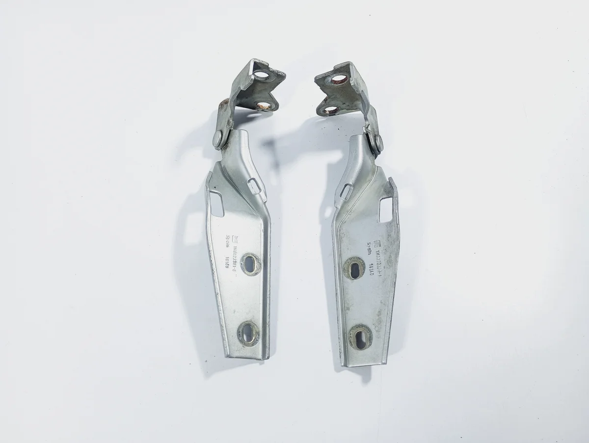Charnières capot avant Seat Leon 1 M3S155