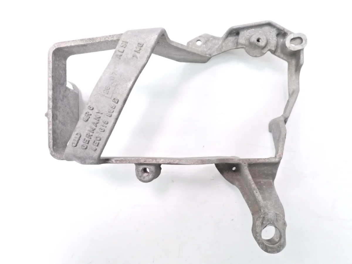 Audi 4E0616869D Kompressorin kiinnike