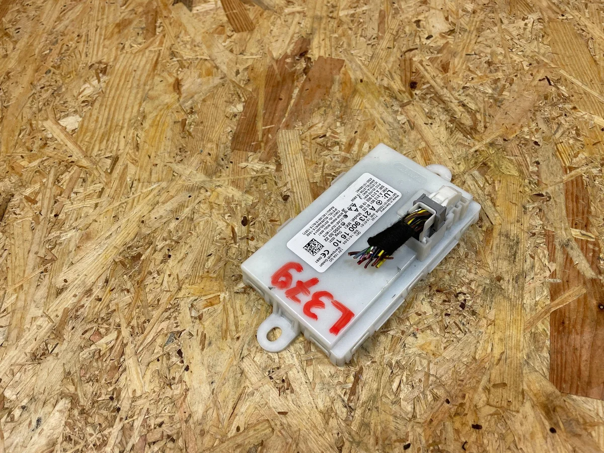 Mercedes E-Class W213 Keyless Module A2139001610 image 3