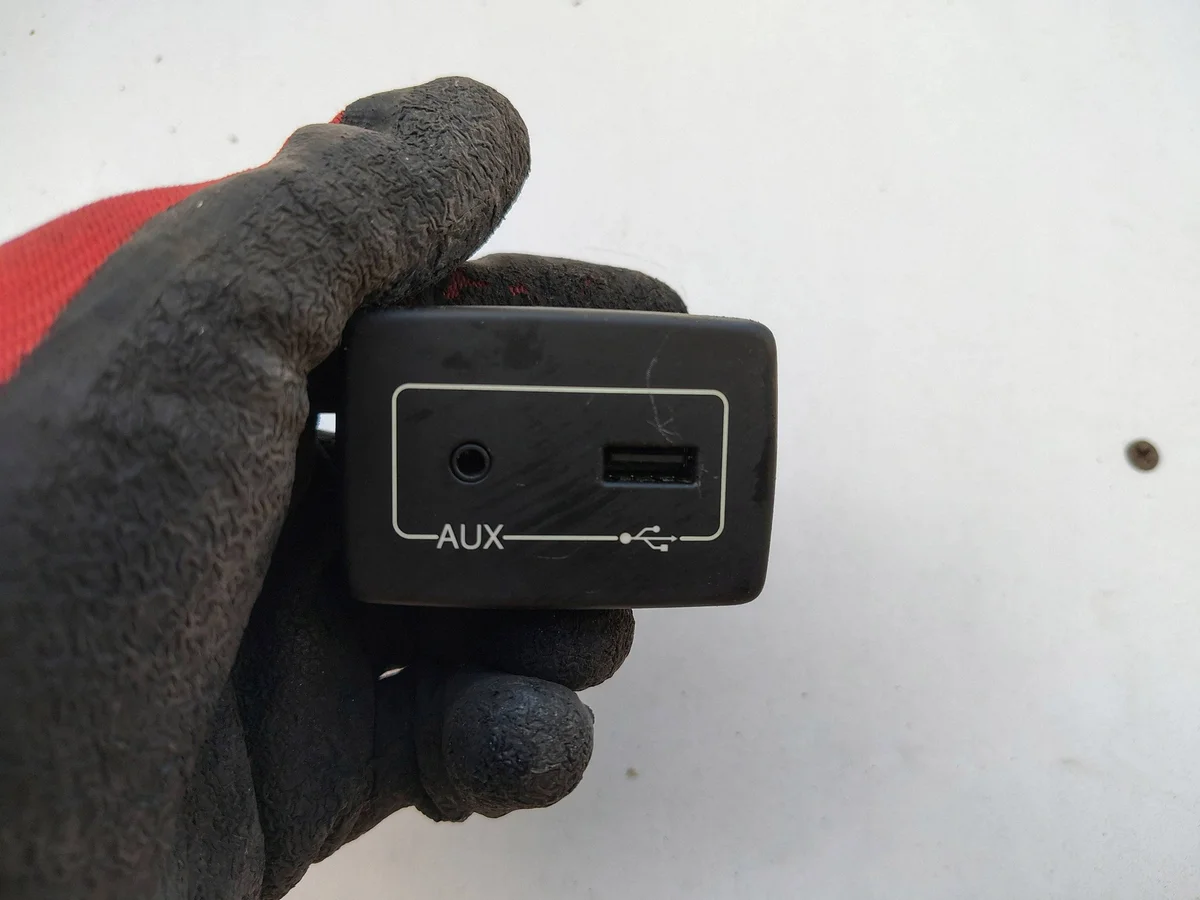USB Buchse Peugeot Boxer 7356546330