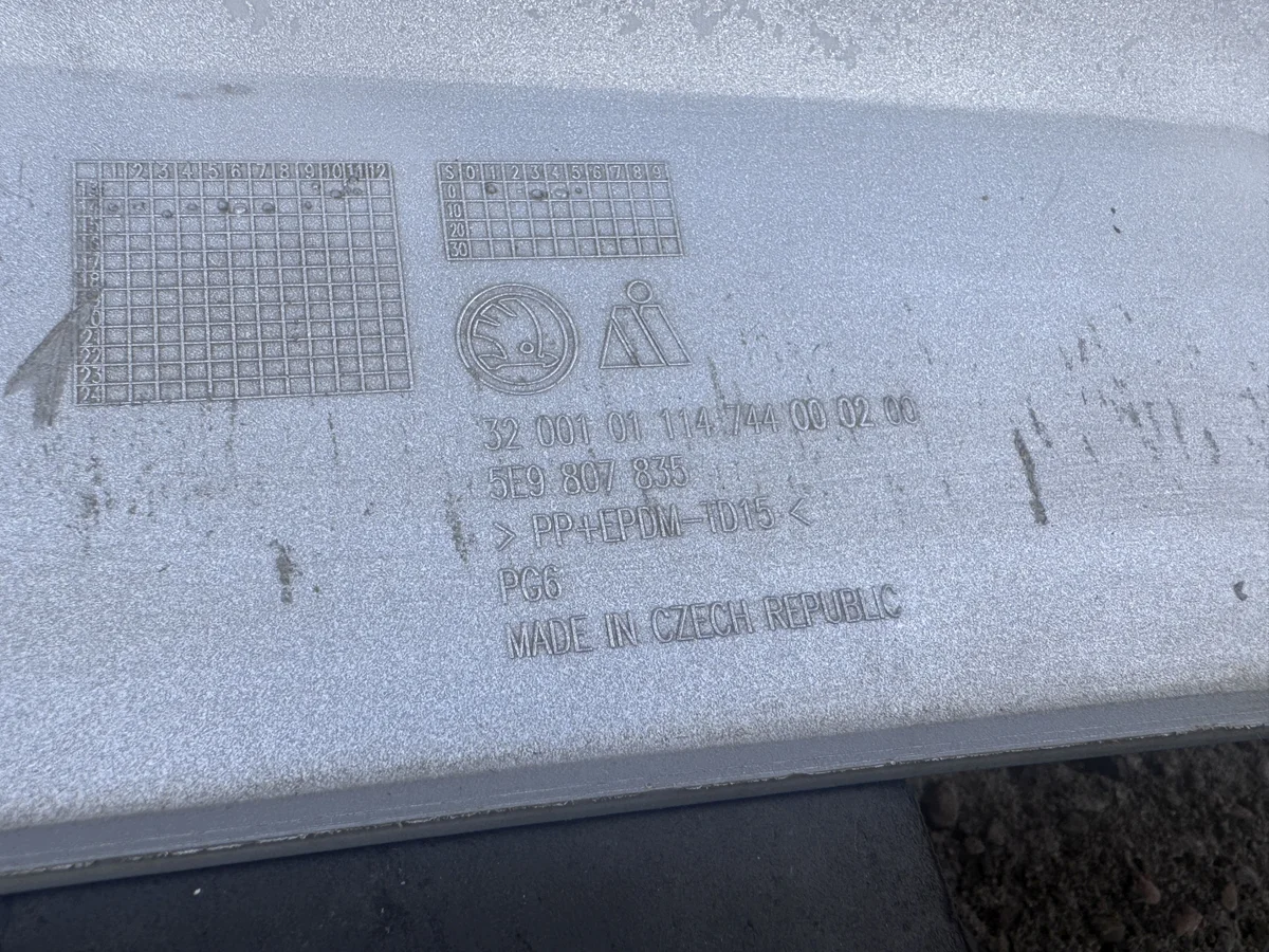 Skoda Octavia III Kombi Scout 5E9 Stoßfänger Diffusor image 5