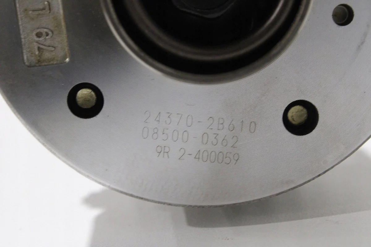 Kia 24370-2B610 Ajustador VVT Usado image 9