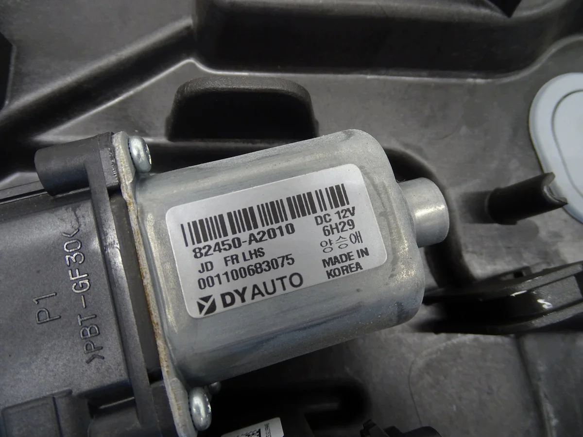 Kia Ceed II Window Regulator Left Front 82470-A2131