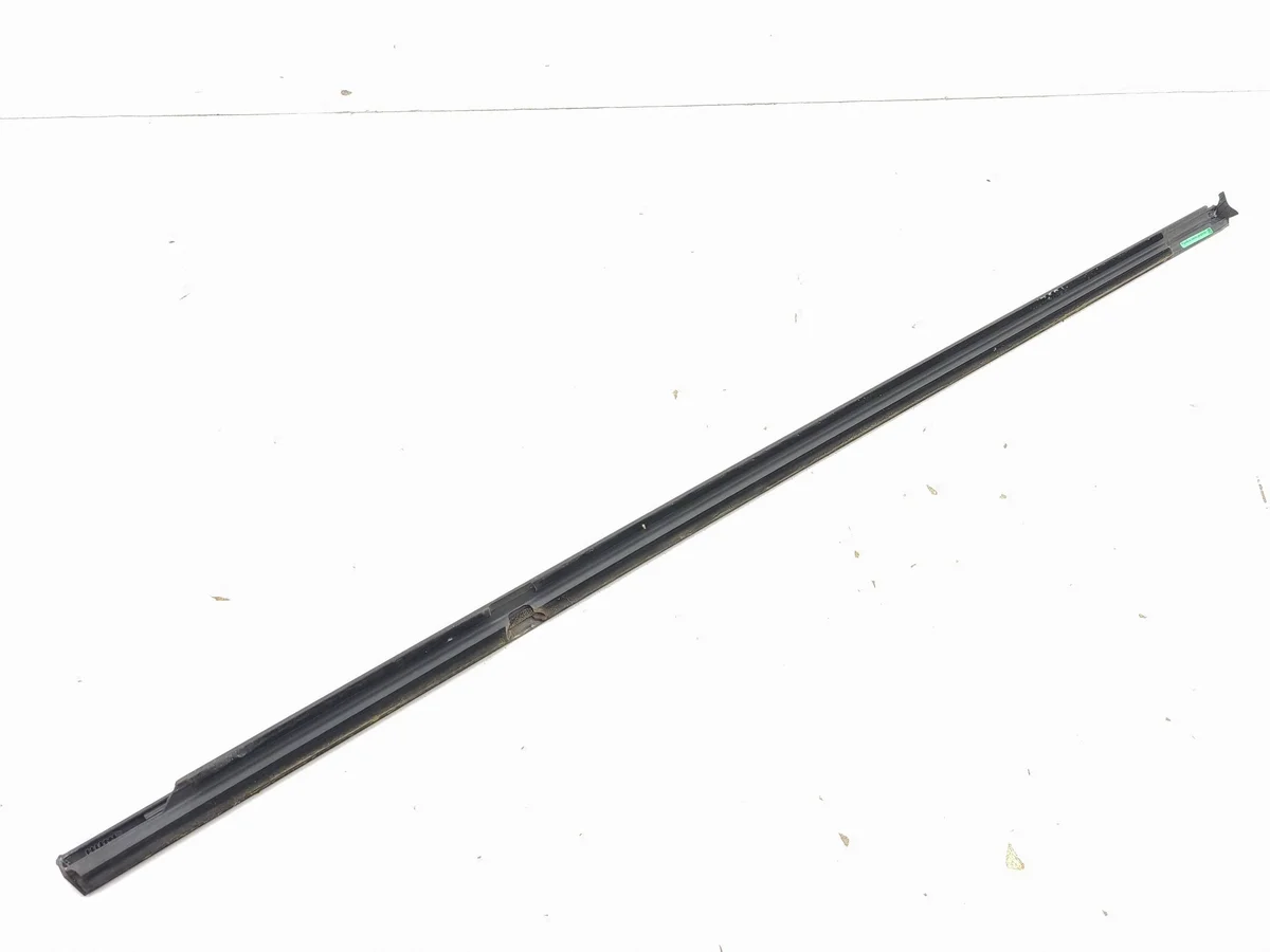 Moldura Luna Trasera VW Passat B9 3J0839476B image 5