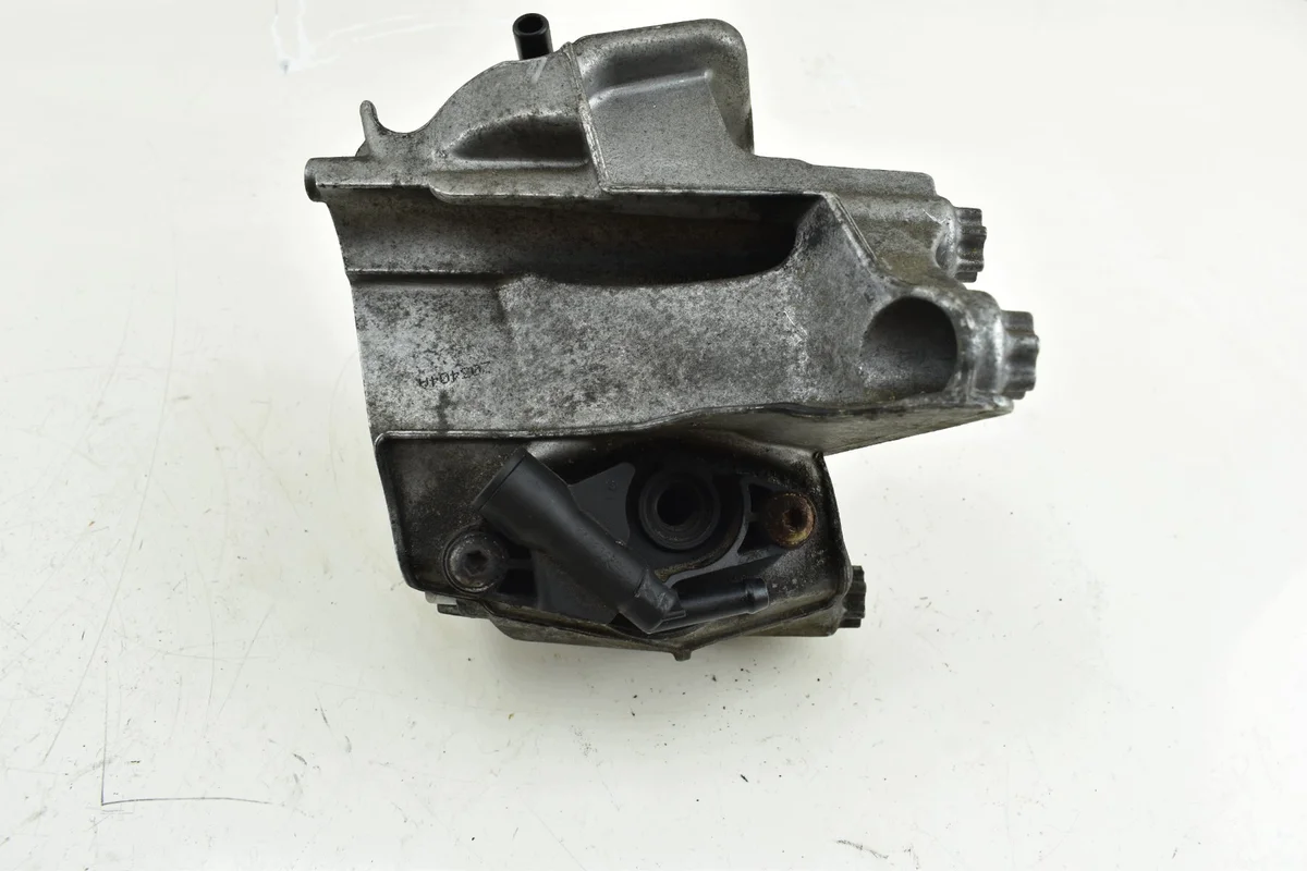 Öljynsuodattimen pohja KUGA MK1 2.0 HDI image 4