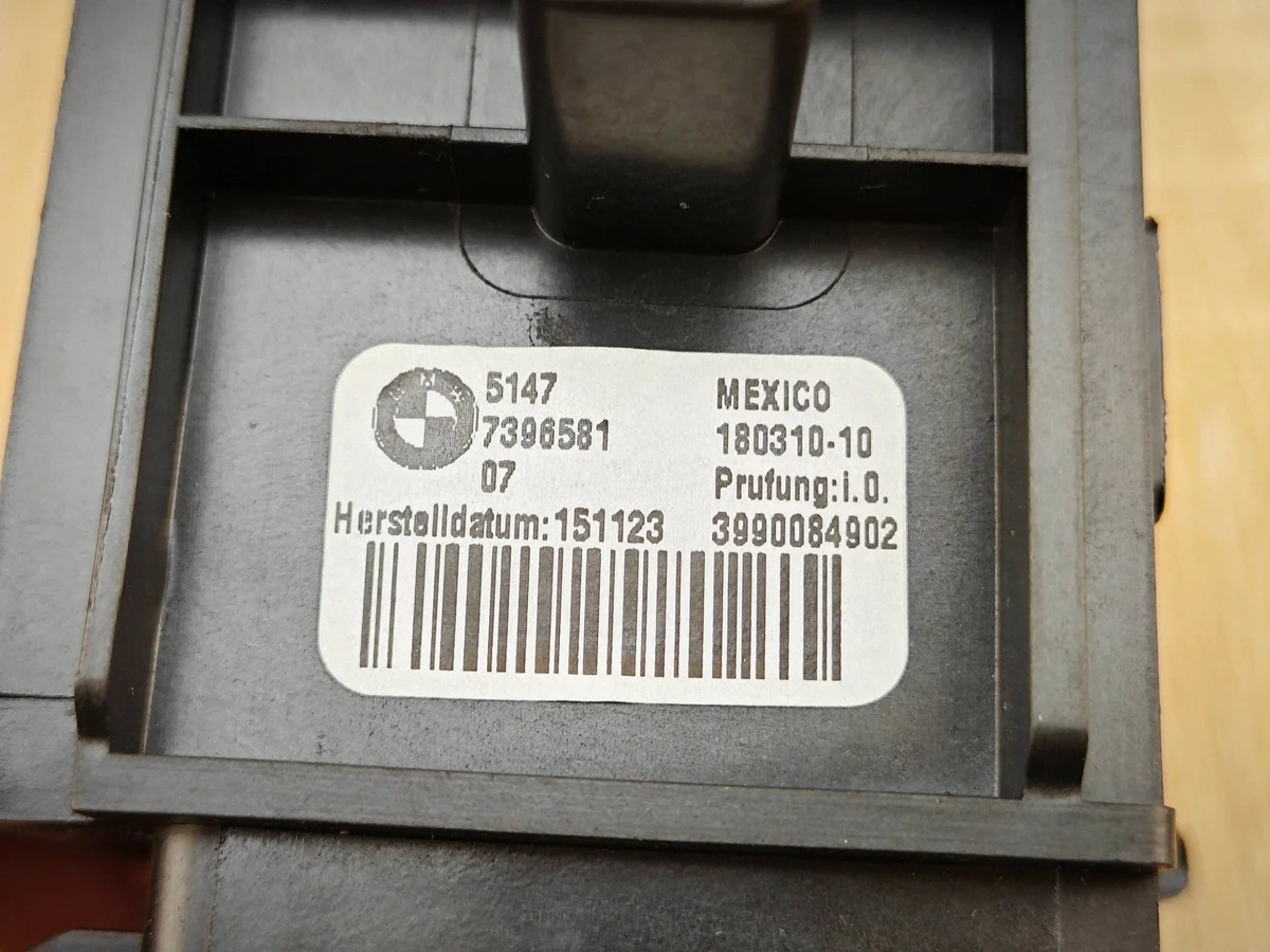 BMW X3 G01 LCI Rollohalter links gebraucht image 4