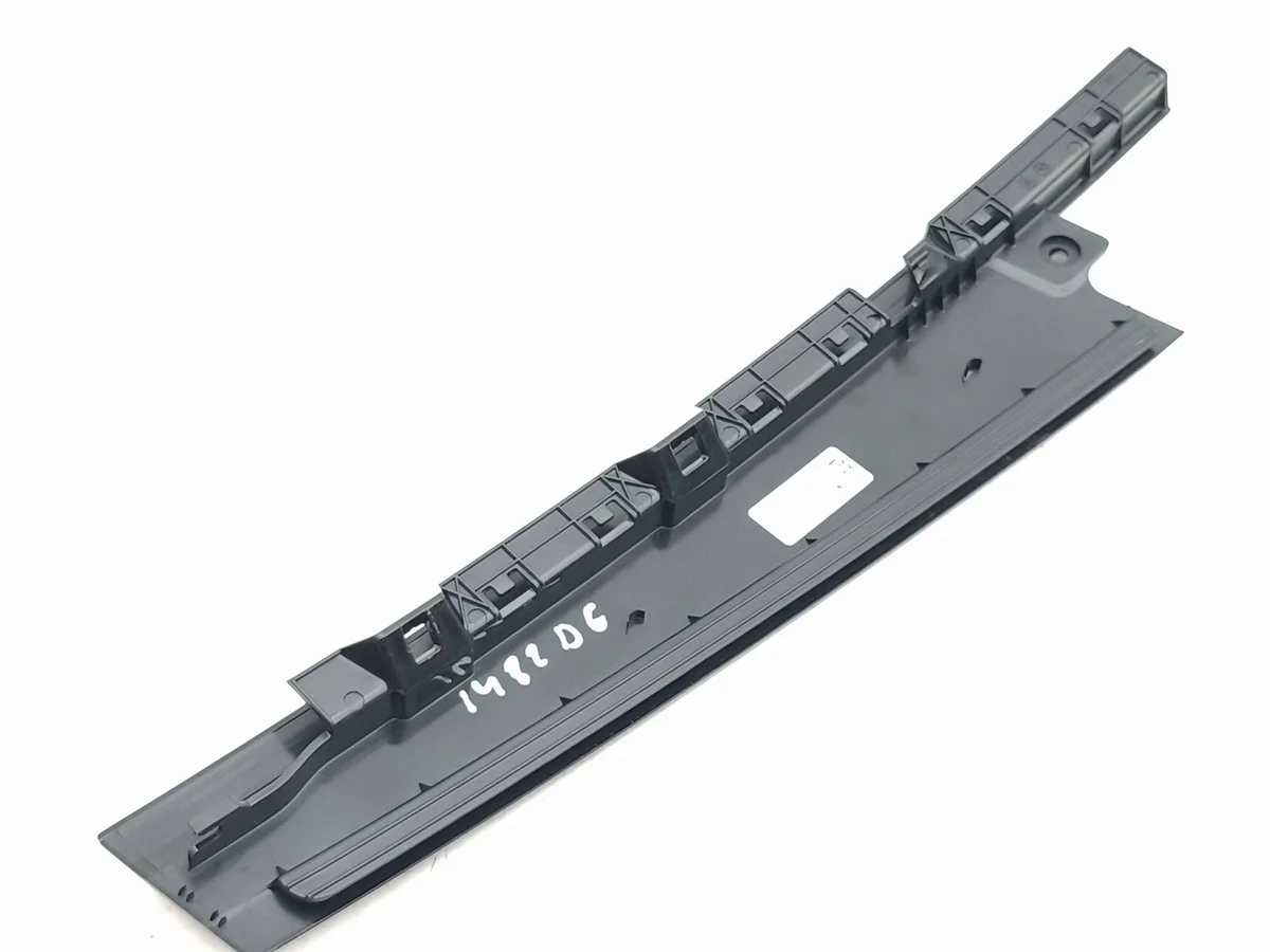 Listello lunotto posteriore VW Passat B9 3J0839902 image 4