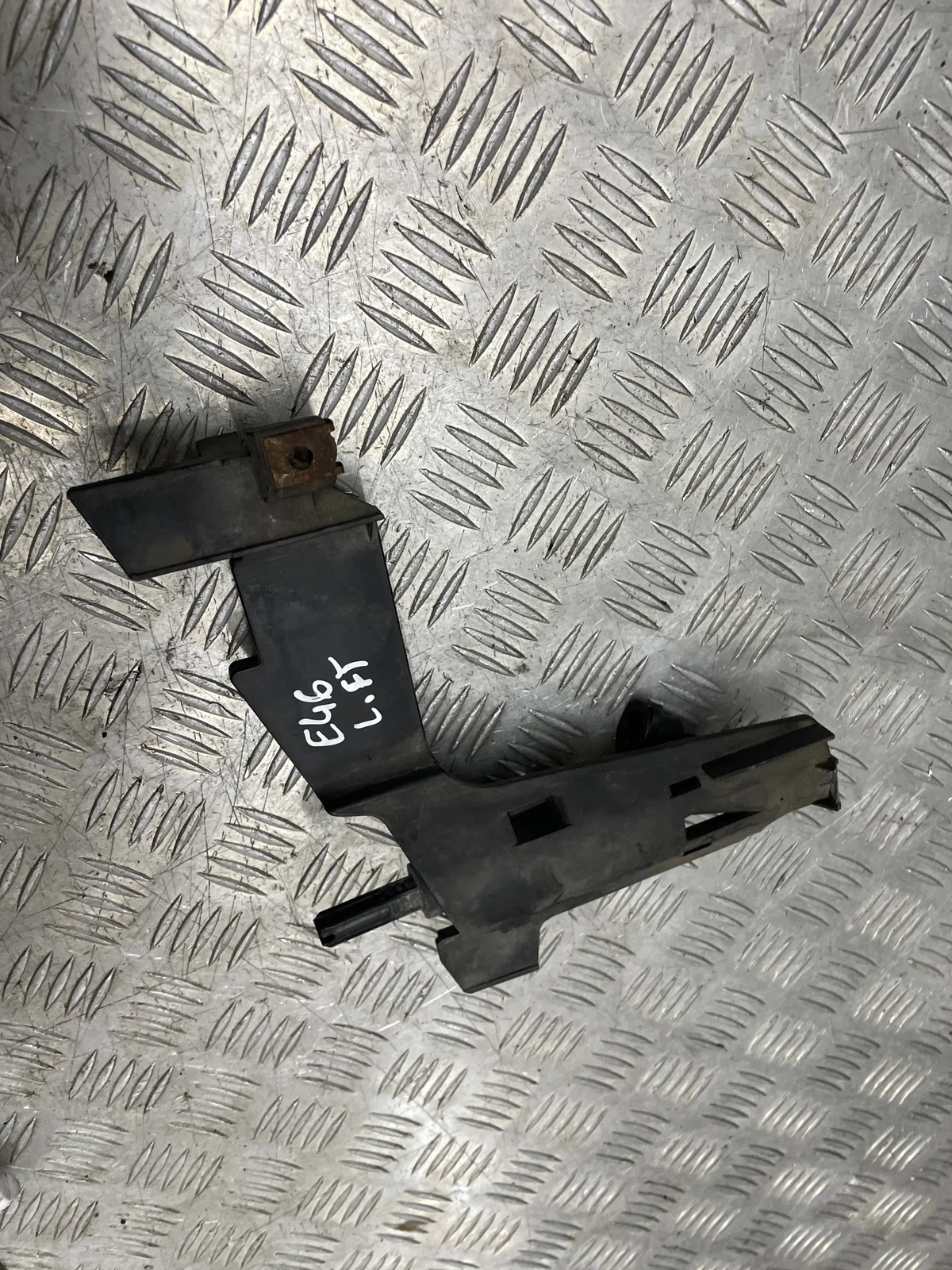 BMW E46 Xenon Spuiter 2.2B 01-06 Gebruikt image 3