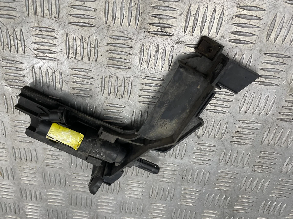 BMW E46 Xenon Spuiter 2.2B 01-06 Gebruikt image 4