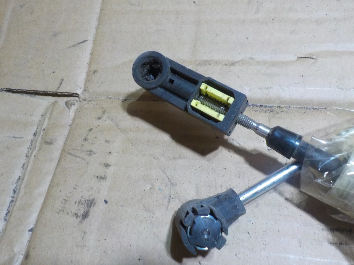 Ford Galaxy MK3 2.0 D Gearshift Cables 617378CECDA