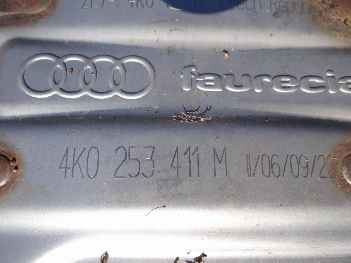 Audi RS6 C8 Endrohr hinten 4K0253411M image 6