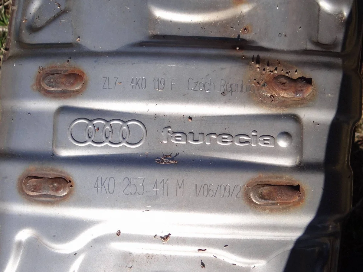 Audi RS6 C8 Endrohr hinten 4K0253411M image 10