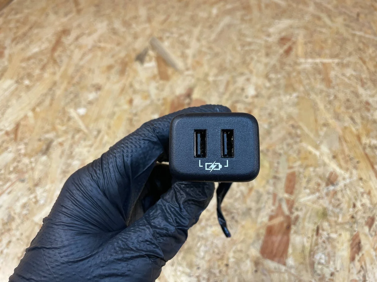USB Charging Port Socket Opel Insignia B II