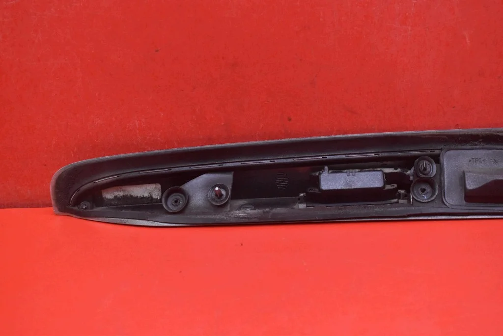 Poignée hayon argentée Volvo S40 II image 3