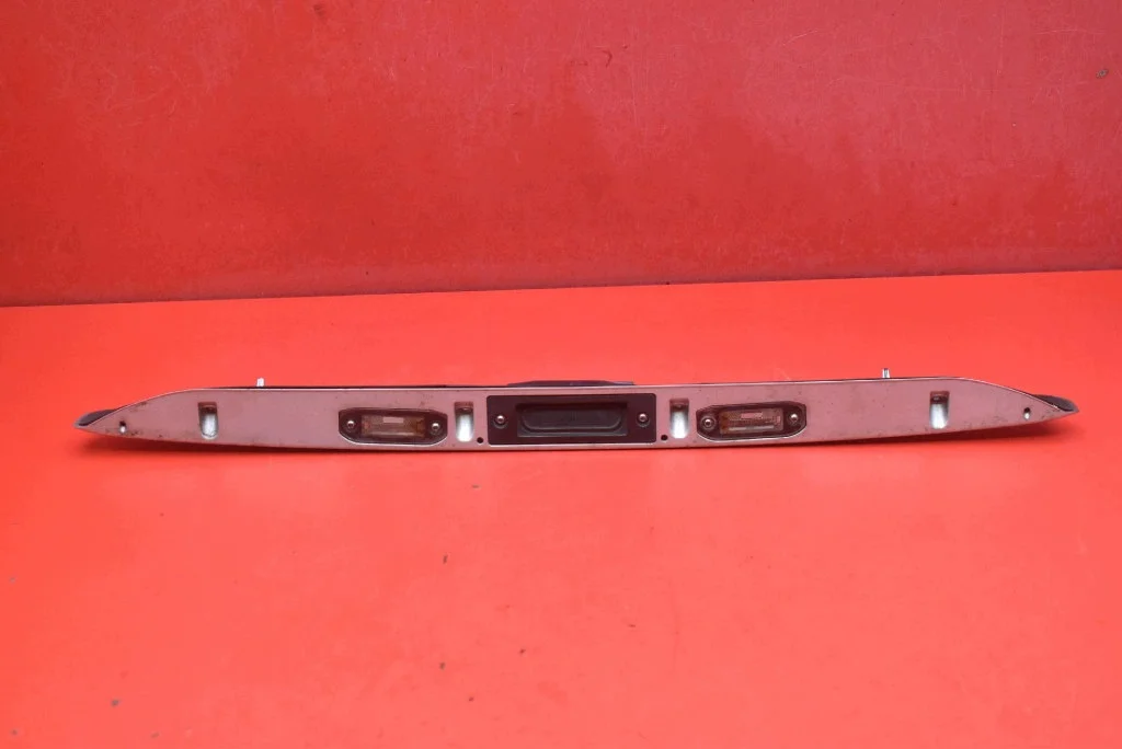 Poignée hayon argentée Volvo S40 II image 6