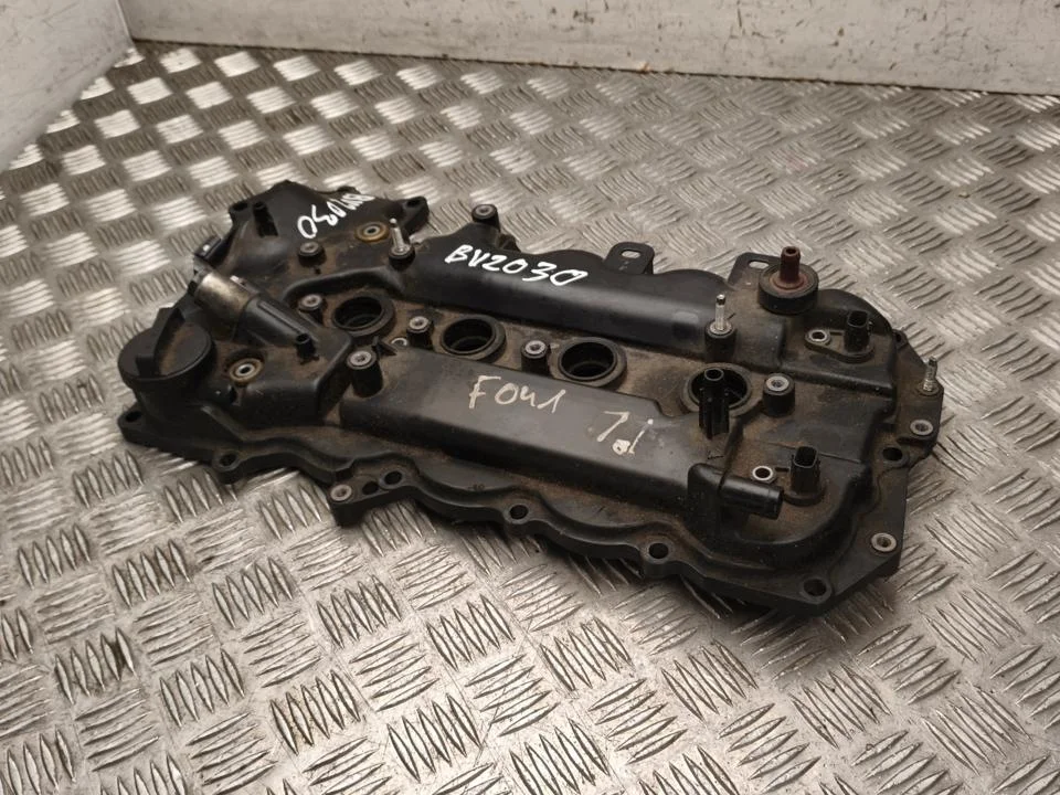 Sylinterinkannen suojus 1120147170 Toyota Yaris