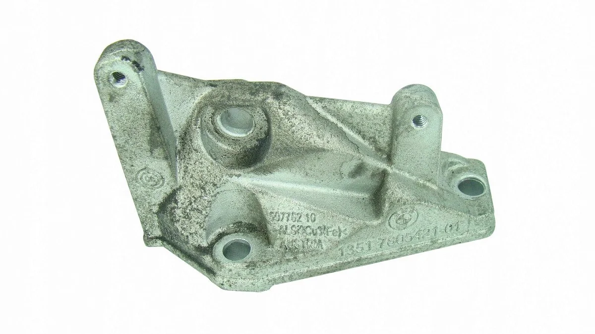 BMW 5 GT F07 Support Pompe Carburant 13517805421