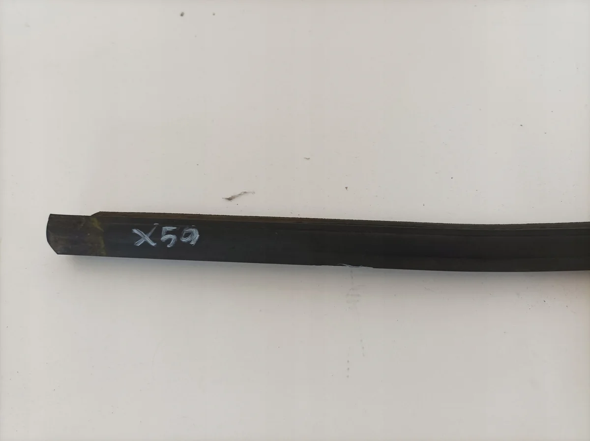 Tätning framdörrsruta VW Golf VII 5G4837477
