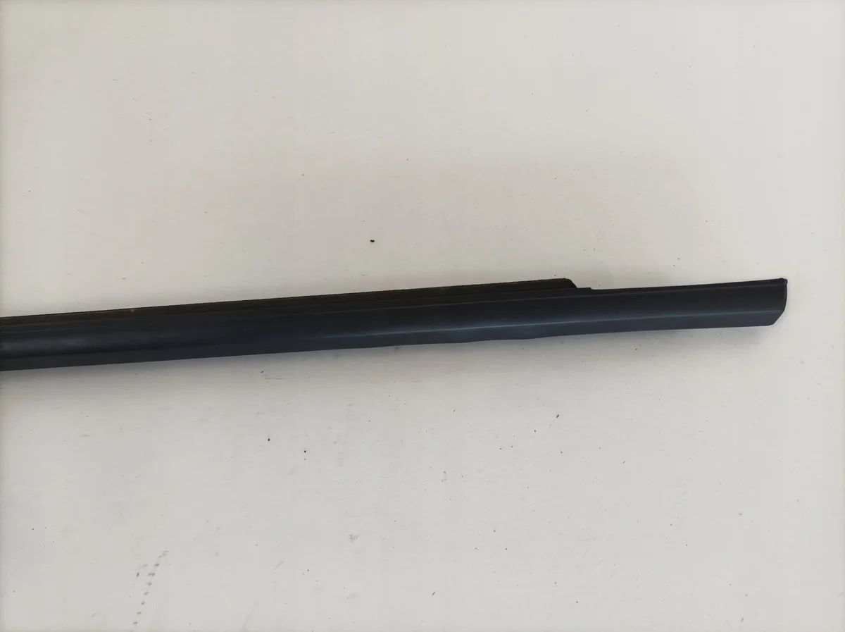 Tätning framdörrsruta VW Golf VII 5G4837477 image 4