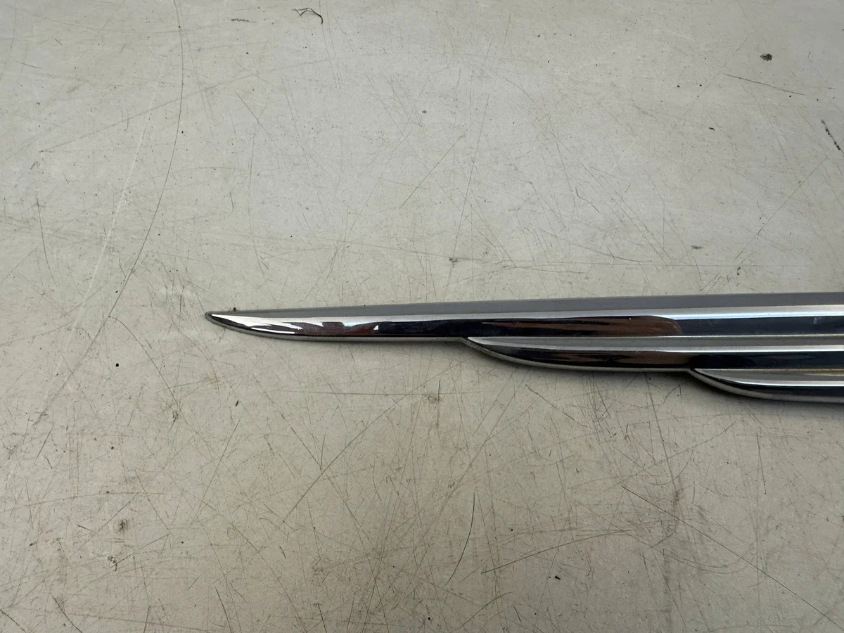 Emblema Chrysler 300C MXX4450 Usato