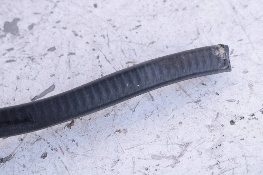 BMW E90 E92 E87 Cabin Filter Seal 6935369 image 3