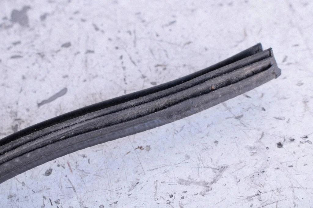 BMW E90 E92 E87 Cabin Filter Seal 6935369 image 4