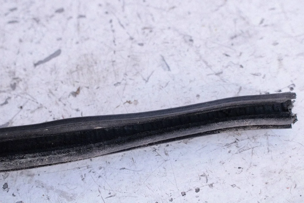 BMW E90 E92 E87 Cabin Filter Seal 6935369 image 5