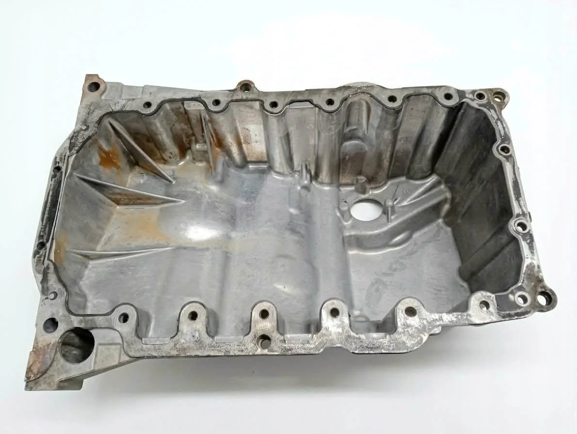 Audi 04L103601S carter d'huile usagé image 3