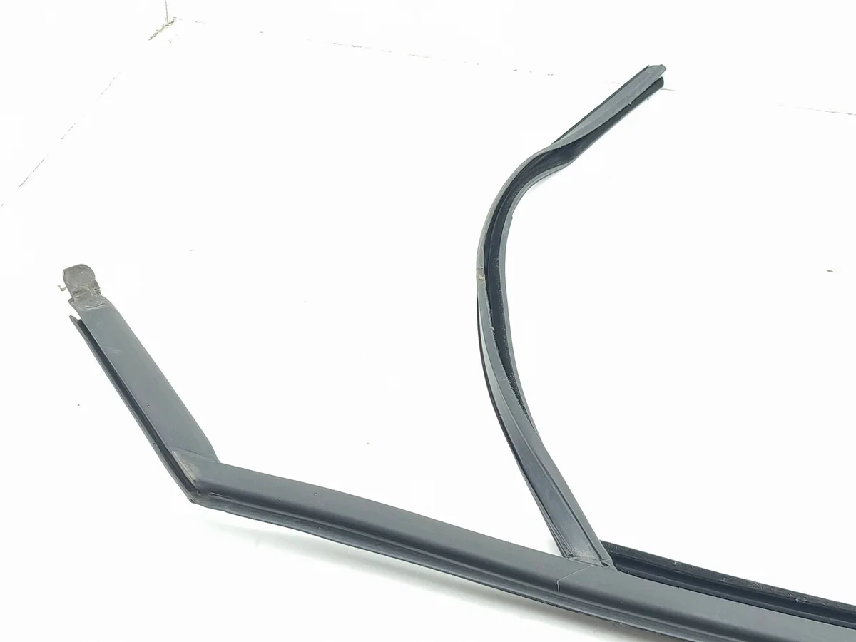 Dichtung Frontscheibe Skoda Enyaq iV 5LA837432B image 3