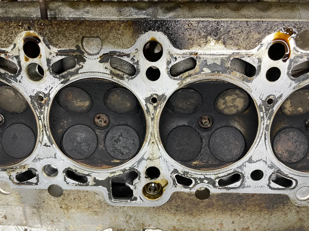 Testata BMW E46 2.2B R6 01-06 Usata image 10