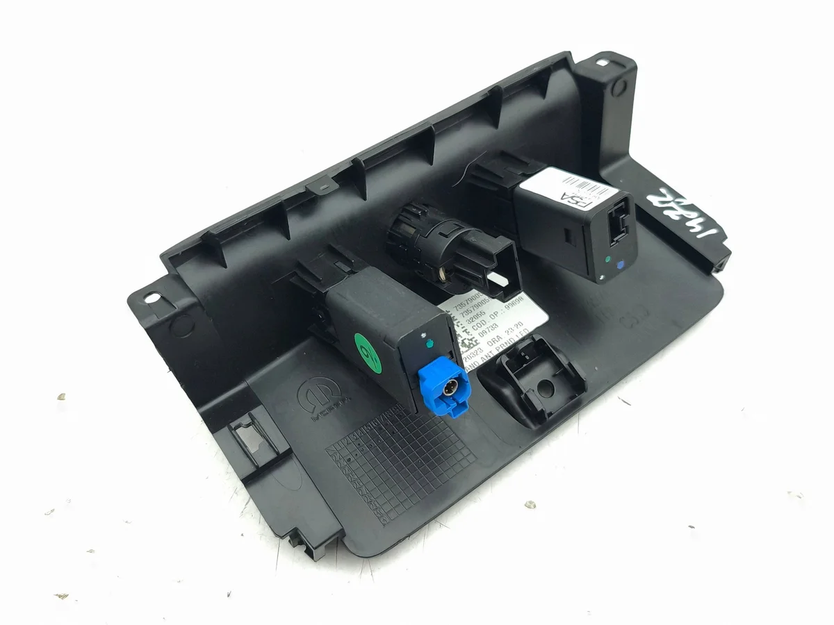 Jeep Avenger USB-uttag 9821703980 image 3